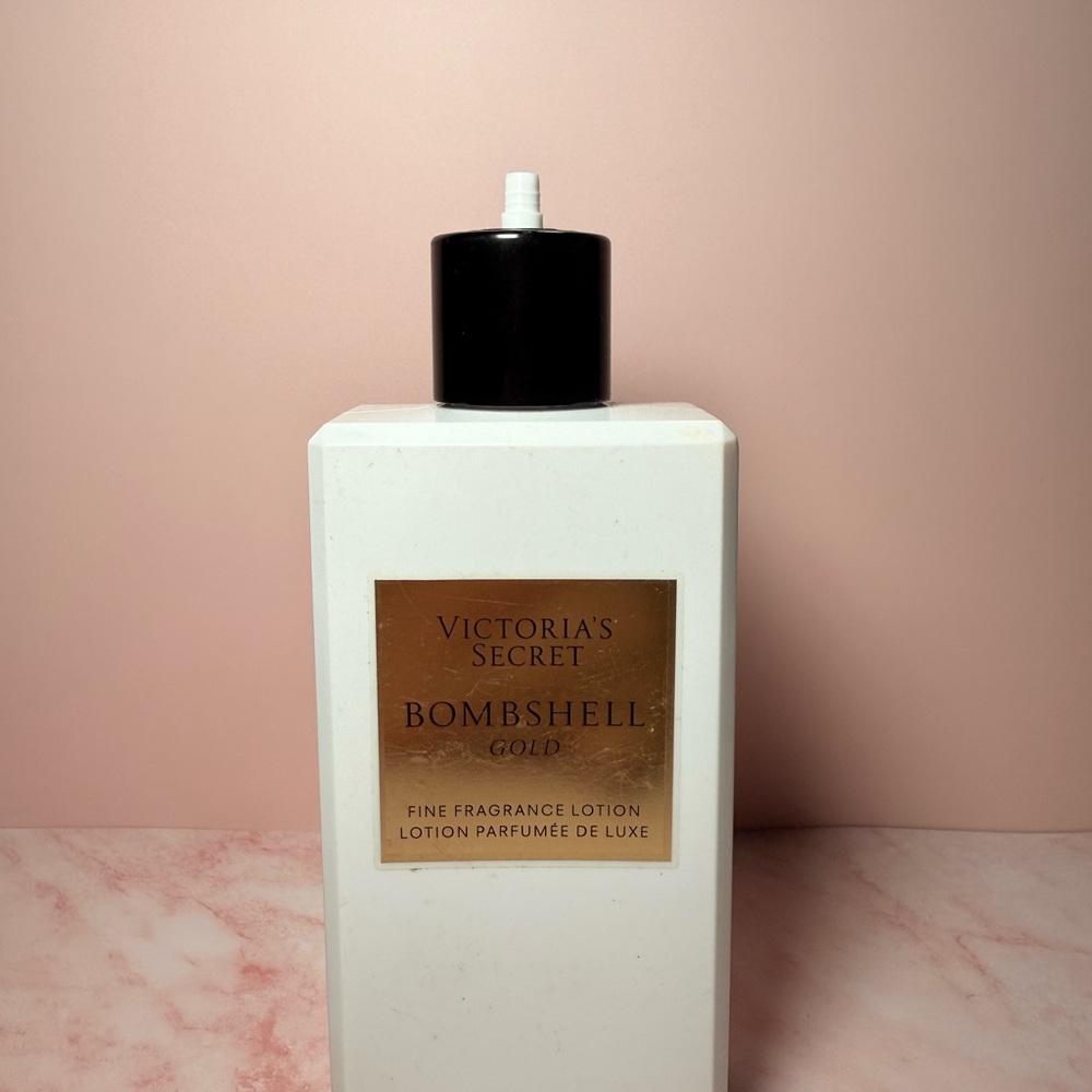 Victoria's Secret Bombshell Gold Lotion - White and Gold
